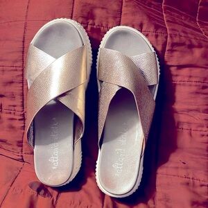 ALTAR'D STATE Metallic Cross Slide Slip-On Mule Lug Platform Sandal, size 7